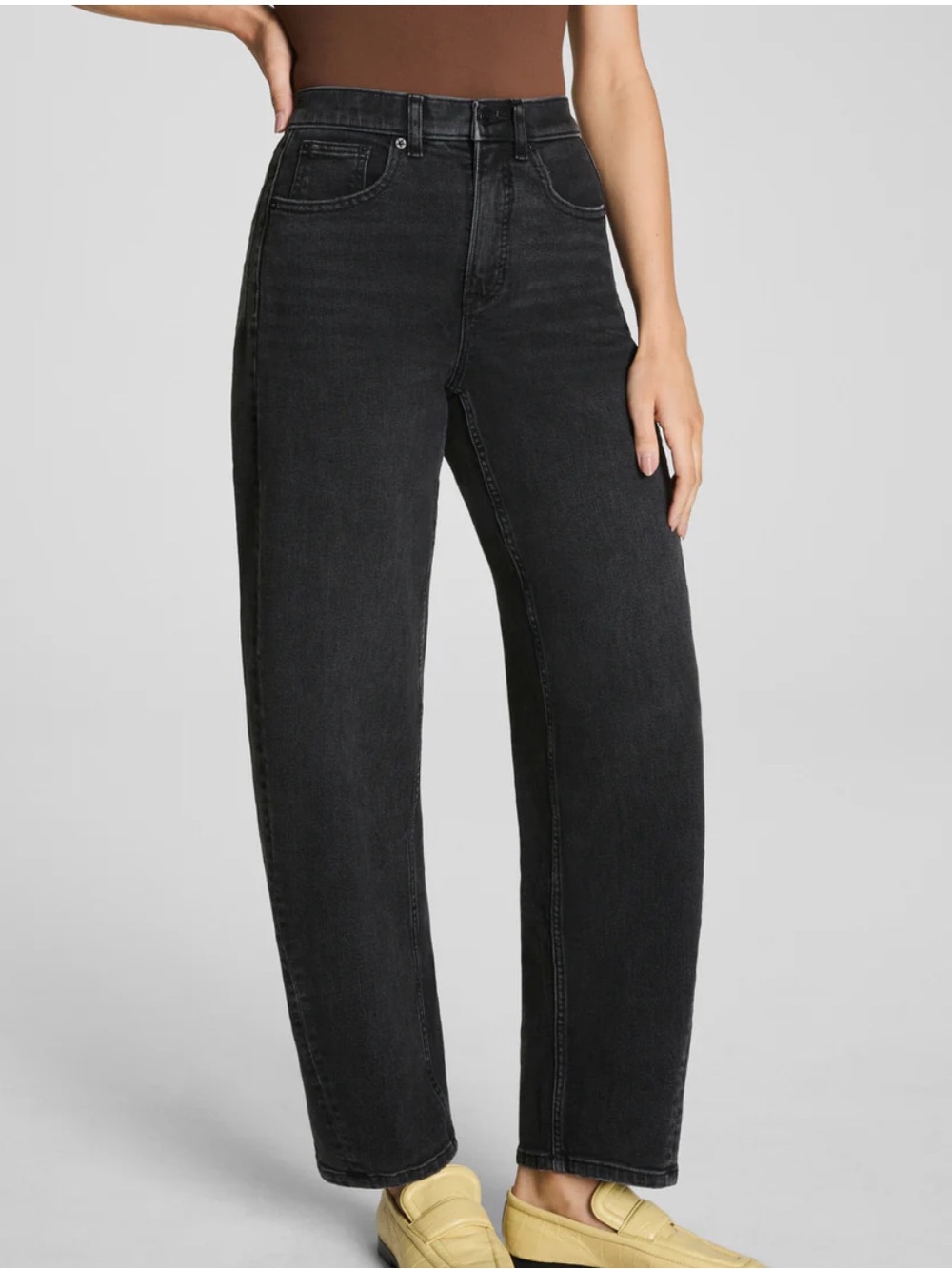 SPANXshape 360 Barrel Leg Jeans Carbon Black Wash 26” inseam Sz Small Petite